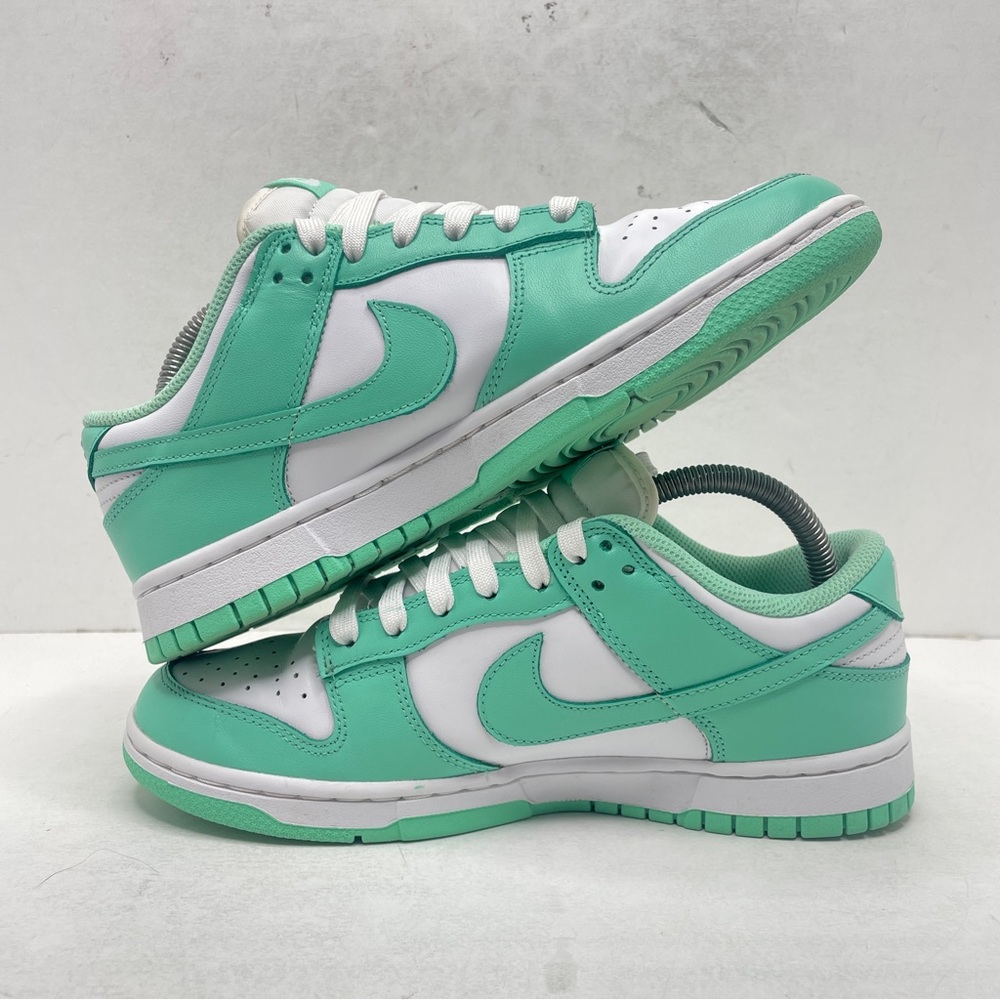 Nike Dunk Low WMNS “Green Glow” 2023 - Picture 3 of 6